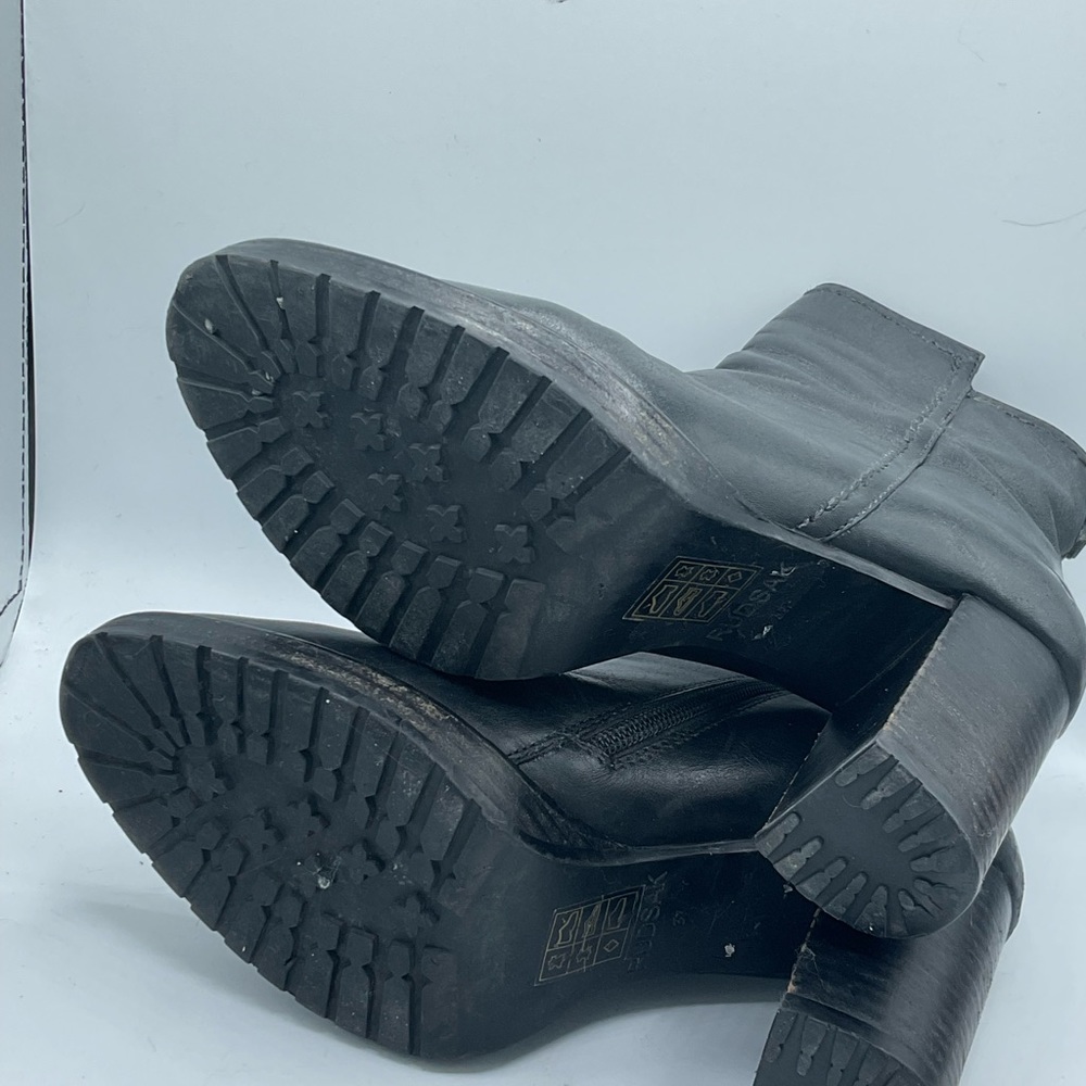 “RUDSAK” “TOTEM” Black Leather Zippered Ankle Boots. - Picture 9 of 16